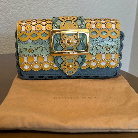 Burberry London ~ England Layered Lace Shoulder Bag in Celadon Blue - 2016 - Picture 2 of 16